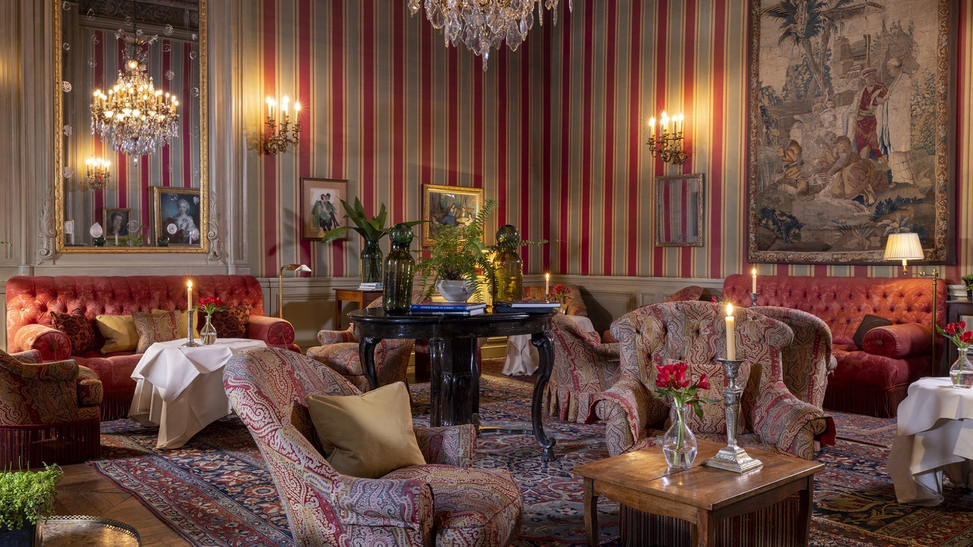 Salon Rouge La Mirande